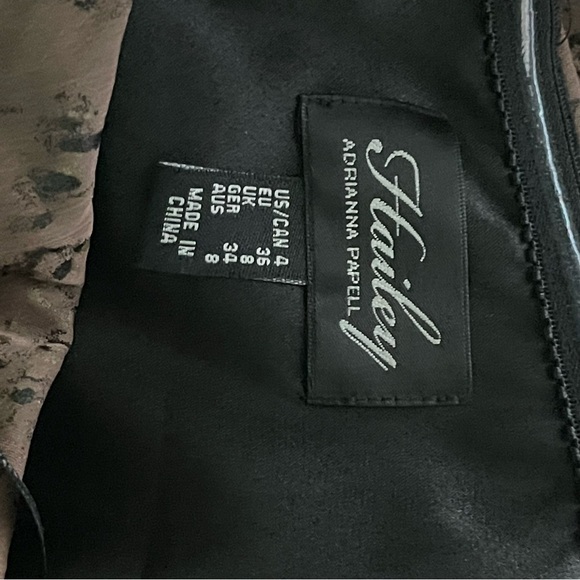 NWT Adrianna Papell Brown Snake Print Gauzy Maxi Dress Size 4 - Picture 9 of 9